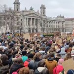 Szeptember 2-án "tanévnyitó tüntetés" lesz Budapesten, ráadásul diákok szervezik