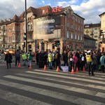 "A tanár nem NATár!" - elkezdődött a többnapos tüntetés az új Nemzeti alaptanterv ellen