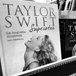 Több mint 1,7 milliárd forintot adományozott Taylor Swift a hurrikánok áldozatainak