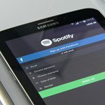 Spotify suspends operations in Russia