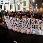 Szombat délután a Kossuth téren tüntetnek majd a tanárok, a mentősök is csatlakoznak hozzájuk