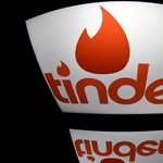 Hatalmas újdonsággal rukkolt elő a Tinder: társ- és barátkereső csak egyetemistáknak