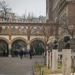 Méhviaszból készült mellszoborral hívta fel a figyelmet a női mérnökökre a BME