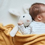Hatalmasat zuhant a születések száma Magyarországon