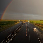 Üdvözlőlapra rajzolt szivárvány miatt panaszoltak be egy szatmárnémeti tanárt