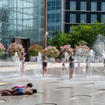 Öt szuper vizes játszótér Budapesten, ahol hűsölhetnek a gyerek a kánikulában