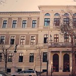 Toronymagasan vezet a BGE: ez Budapest legszebb egyetemi épülete?