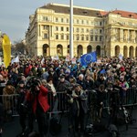 "Az a céljuk, hogy droidokat csináljanak belőlünk" - újra az oktatásért tüntettek a Kossuth téren