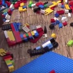 A Lego szerint a gyerekeknek nyolcéves korukig játszaniuk kellene. Így tanulnának a legtöbbet