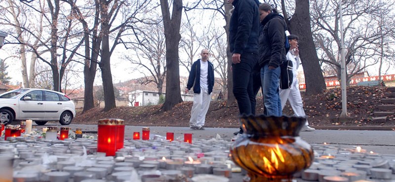 Gyászolnak a középiskolások Jászberényben