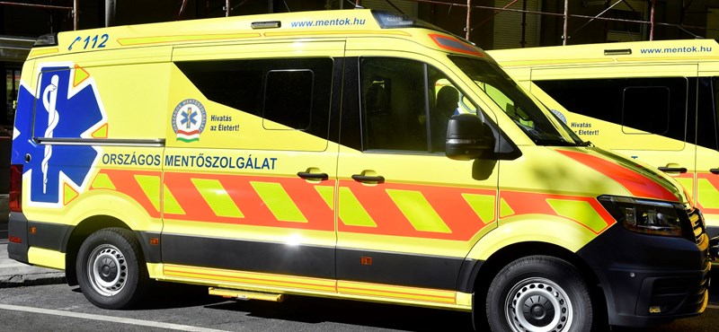 Tömeges rosszullét az egyik nyíregyházi iskolában, tizenkét diákot vittek kórházba