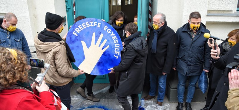 Nem mond le a tankerület a Damjanich utcai épületről, ami néhány napig a FreeSZFE-é volt