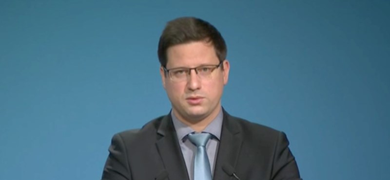 Gulyás Gergely: Március 15-ig maradnak a korlátozások