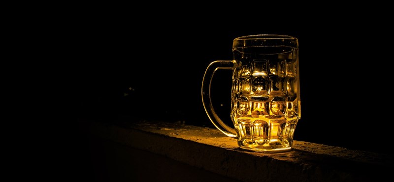 Investigadores elaboran cerveza sin alcohol que sabe a alcohol