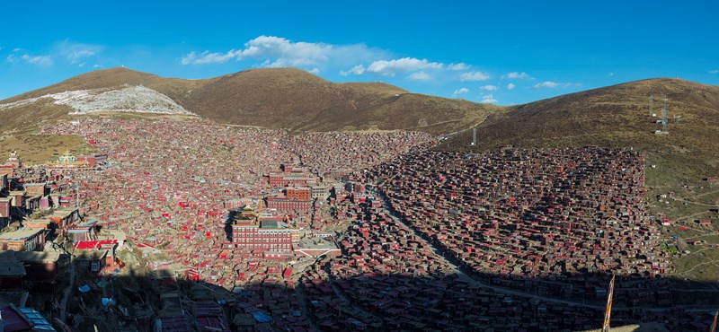 Rombolni kezdtek egy buddhista akadémiát Tibetben