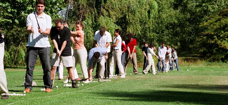 Harminc iskolában lehet golfozni 2012-től