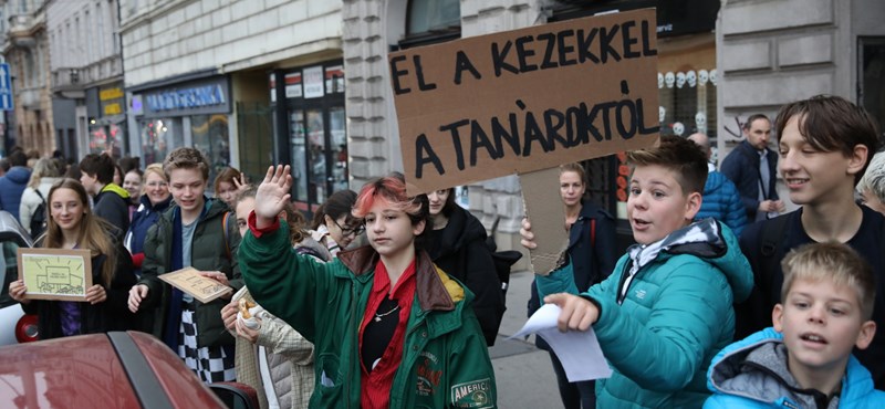 Akár rendkívüli szünetet is elrendelhetnek a budapesti Karinthy-gimnáziumban a tanárok egyhetes sztrájkja miatt