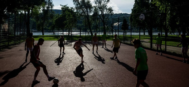 Hajléktalan fiatalok és menekültek a sport segítségével kaptak új lehetőségeket