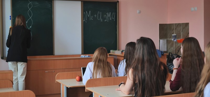 "Eredménytelenségre van ítélve a kémiatanár munkája" - nyílt levél Mauzsa Zoltán államtitkárnak 