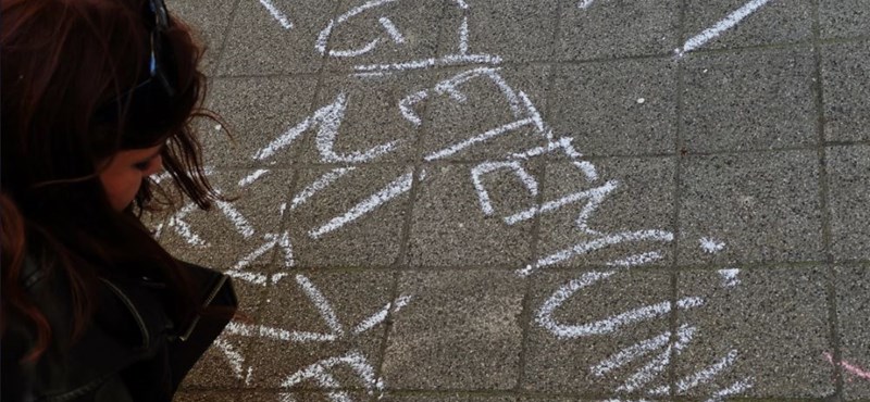 „Egymástól néhány utcányira működnek pár fős képzések” – nyilatkozott a Pázmány Egyetem a Károlis bölcsészhallgatók átvételéről