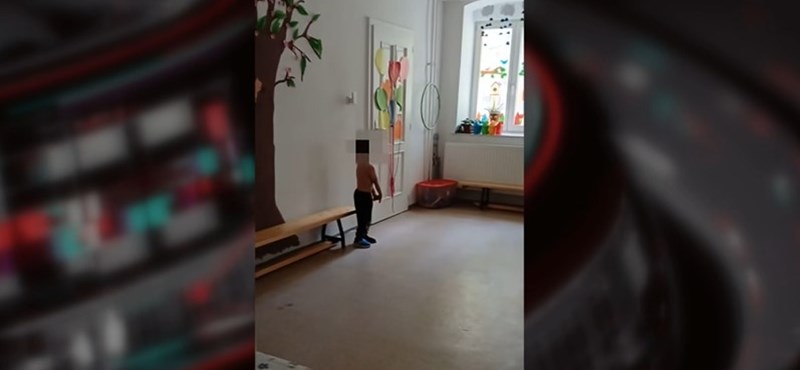 Nem tudták átöltöztetni, ezért a zokogó, félmeztelen kisfiút egyedül kiküldték a csoportszobából egy Vas megyei oviban