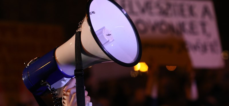 A Ferenciek terénél hívták fel a figyelmet az oktatás állapotára diákok, szülők és tanárok