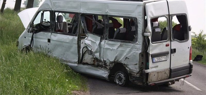 Lengyelországi buszbaleset: három diákot még mindig kórházban ápolnak