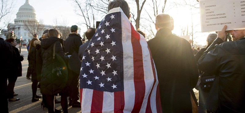 Megszüntetné az oktatási minisztériumot az egyik esélyes amerikai elnökjelölt