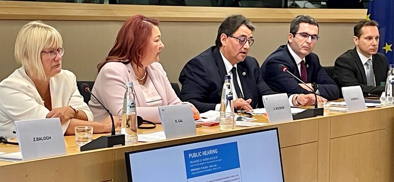 Az alapítványi egyetemek kimaradhatnak jövőre az Erasmus- és Horizont-programokból