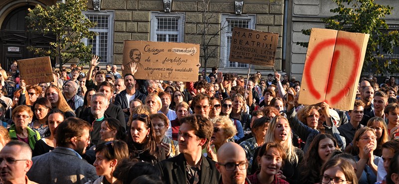 A kirúgott tanárok szerint a tankerület el akarta hallgattatni a tiltakozókat