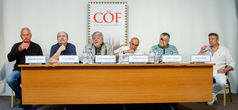 Con cinco activistas, la CEC exigió a Bruselas liquidar los sueldos de los docentes