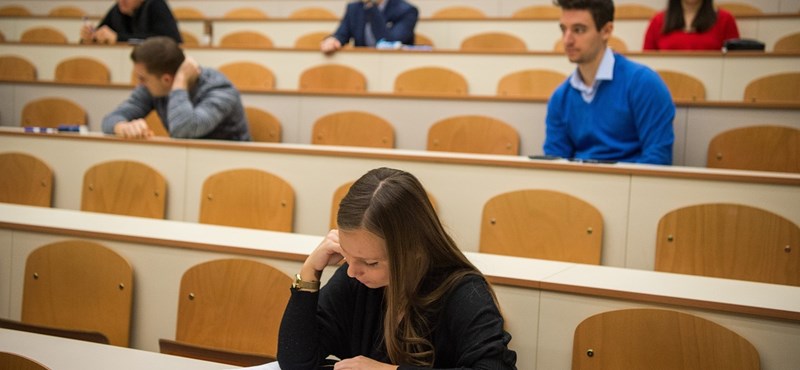 A legtöbb egyetemen visszaállhat a hagyományos oktatás szeptembertől