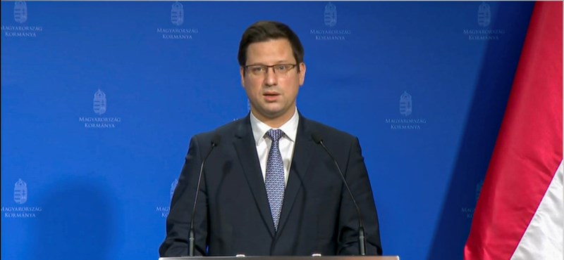 Gulyás Gergely: az állami iskolákban is eltörölte a kormány a kötelező oltást