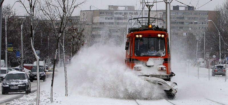 Több száz iskola tart zárva Romániában és Bulgáriában a havazás miatt