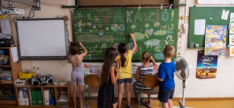 Elkezdődött a nyári szünet, több ezer tanárt keresnek az iskolák: a hét oktatási hírei egy helyen