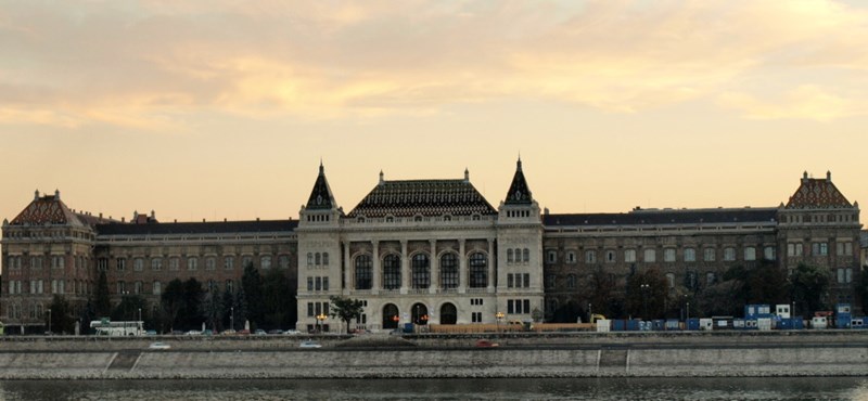 Kirúgták a BME-ről a felfüggesztett dékánt, a minisztériumtól kér segítséget a kar