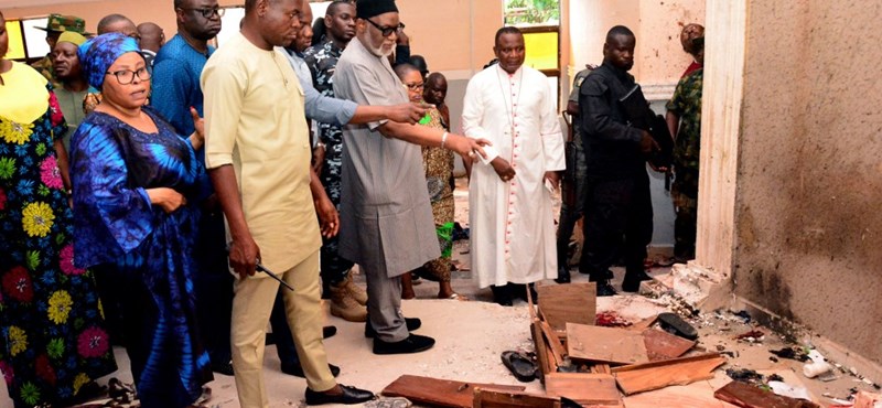 Több tucat embert mészároltak le egy katolikus templomban Nigériában