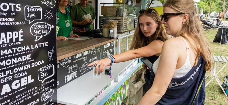 A pizzaszelet 2500, a lángos már 5000 is lehet - megfizethető a magyar diákok számára a Sziget? 