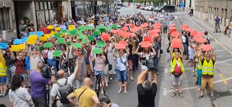 Kedden újra tárgyalnak a kormánnyal a tanárok - kérdés, kapnak-e új ajánlatot