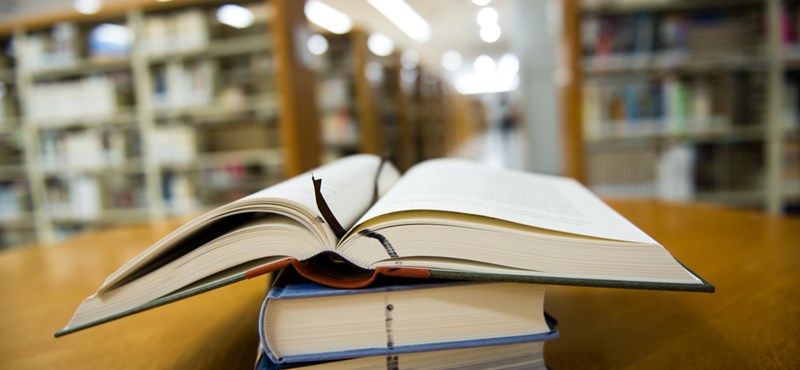 Eltűnő könyvtárak, kiszoruló diákok: csak NAT-szlogen marad az önálló tanulás?
