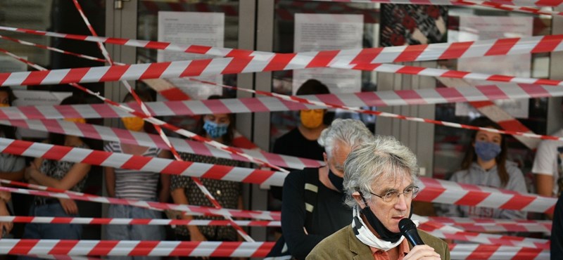 Új akcióval készülnek a Színművészetisek: élőlánc az SZFE-től a Parlamentig