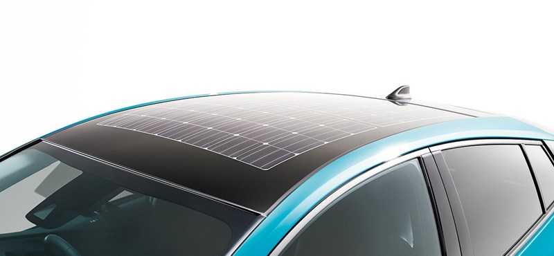 Gracias a un control especial, los nuevos paneles solares prometen una eficiencia de hasta el 88%, por lo que también es posible no tener que enchufar nunca los coches a un cargador.