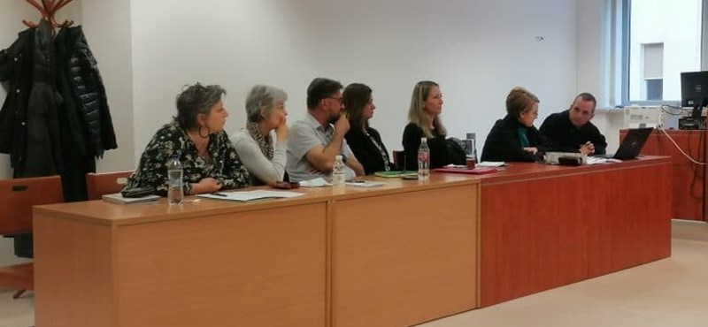 Magyar Péterék kifizetik a Kölcseyből kirúgott tanárok ötmilliós perköltségét