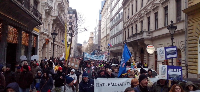 "Az erkölcshöz nem kell csősz, Hoffmann Rózsa birkát főz"