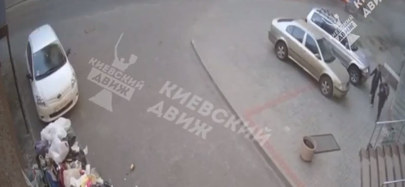 In the video, the rocket crashes in Kiev and the survivors - no car wants to experience this