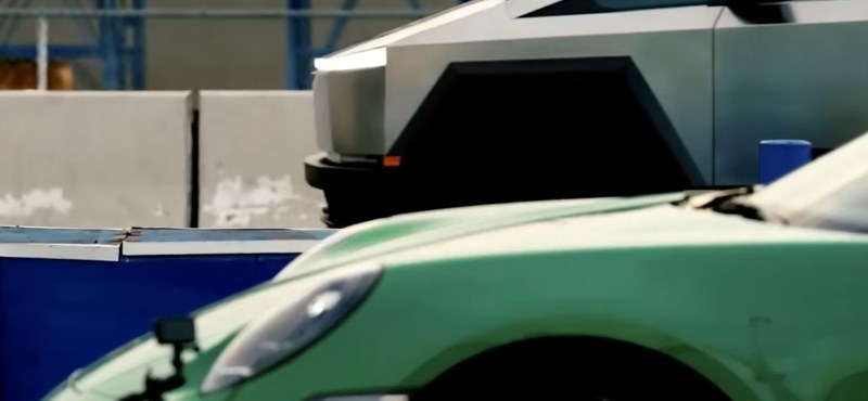 Az új Tesla pickup Porsche 911-et trélerezve is legyorsul egy Porsche 911-et – videó