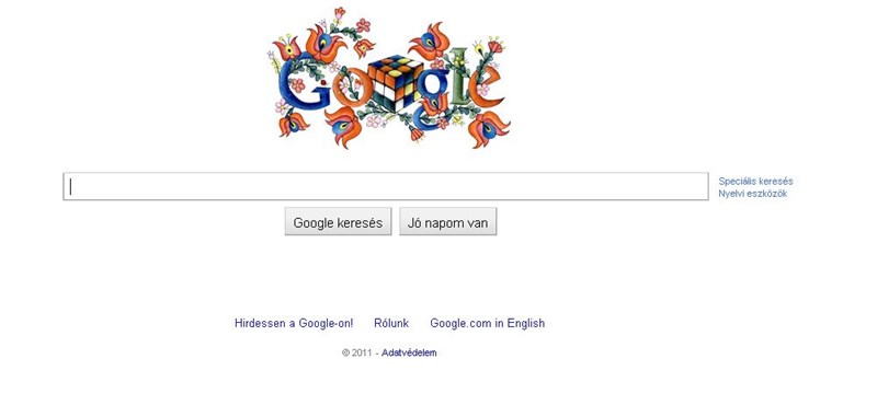 Nézd meg a Google mai logóját: különleges doodle Rubik-kockával és matyó hímzéssel