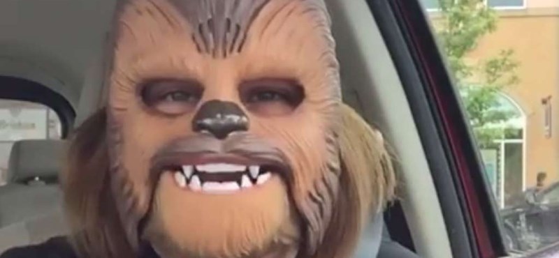 Egyetemi ösztöndíjat kapott a Chewbacca-maszkos anyuka