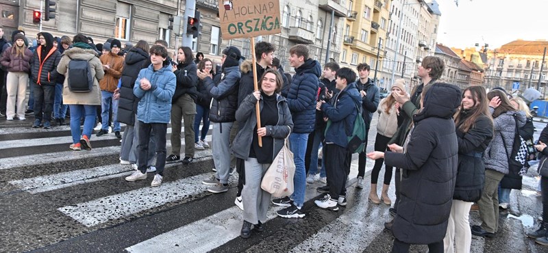 Megjelent a felvételi tájékoztató kiegészítése, országszerte ülősztrájkoltak diákok: a hét hírei