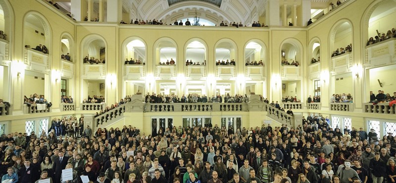 Kósa Lajossal tárgyalnak a debreceni egyetemisták